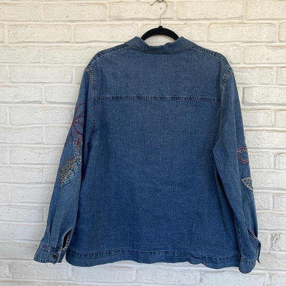 Embroidered Denim Vintage Jacket With Pockets (Can be worn oversized) - Picture 6 of 11